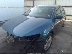 VOLKSWAGEN JETTA 3VW2B7AJ9JM262582