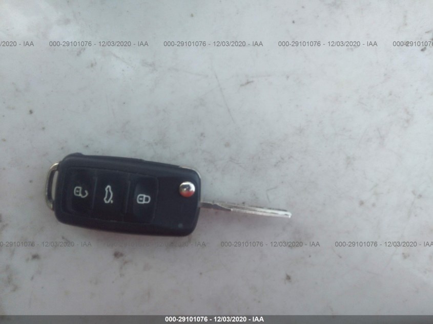 VOLKSWAGEN JETTA 3VW2B7AJ9JM262582