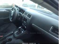 VOLKSWAGEN JETTA 3VW2B7AJ9JM262582
