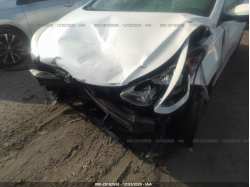 HYUNDAI ELANTRA 5NPDH4AE0EH517563