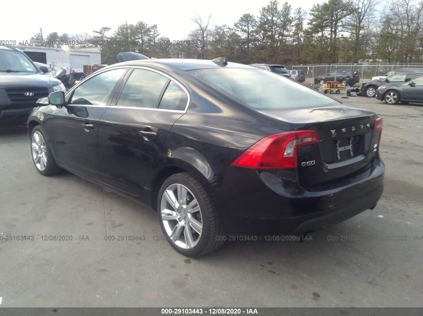 VOLVO S60 YV1902FH8C2043648