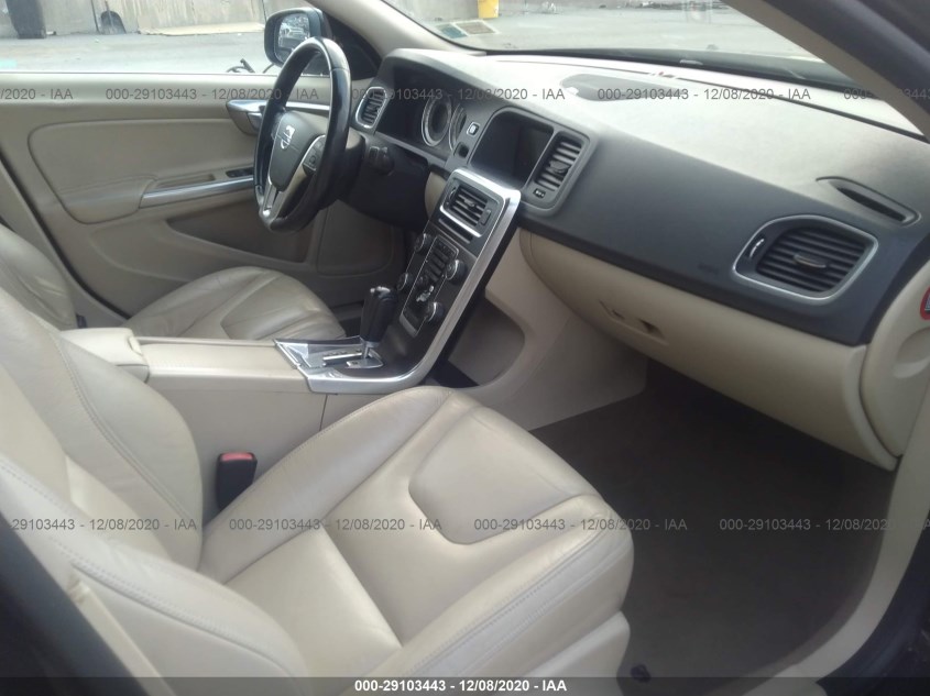 VOLVO S60 YV1902FH8C2043648