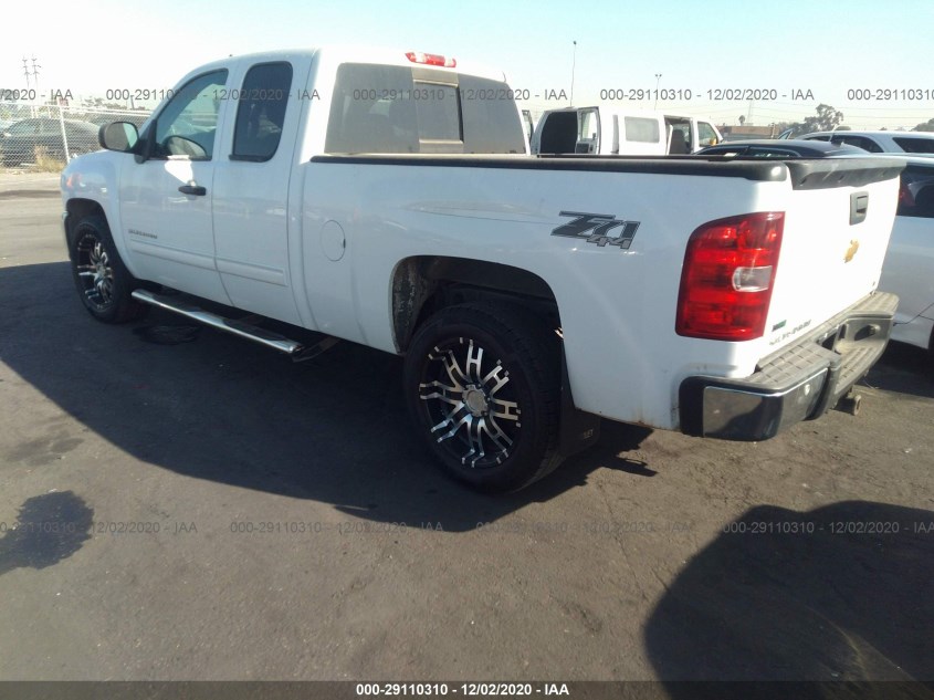 CHEVROLET SILVERADO 1500 1GCRKSE76CZ118122