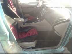 FORD FOCUS 1FAHP3F27CL235657