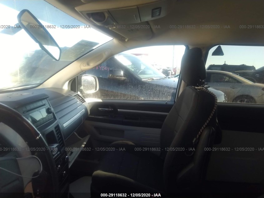 DODGE GRAND CARAVAN 2D4RN4DE8AR307626