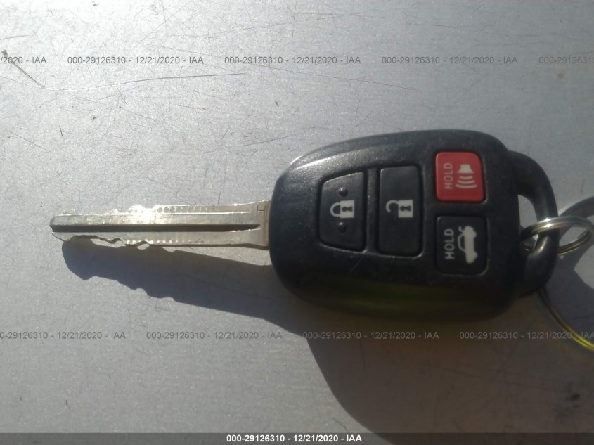 TOYOTA COROLLA 5YFBURHEXHP737306