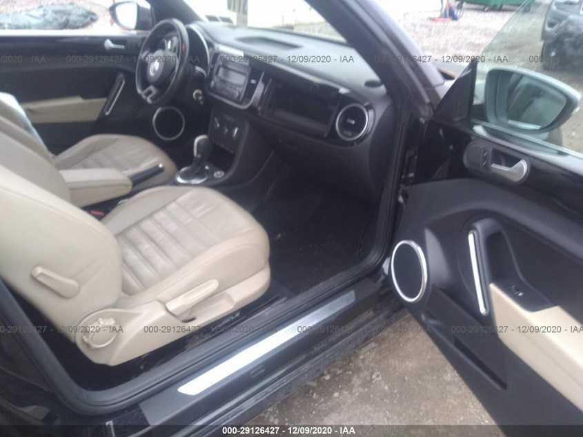 VOLKSWAGEN BEETLE CONVERTIBLE 3VW5P7AT5DM801168