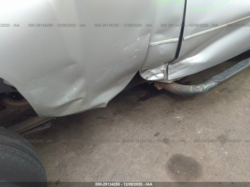 CHEVROLET SILVERADO 1500 1GCNCPEX6BZ147661