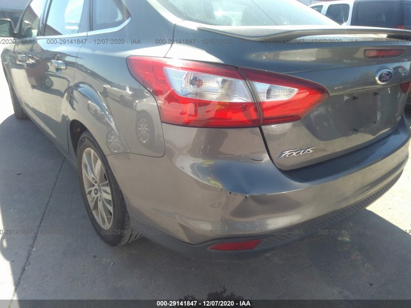 FORD FOCUS 1FAHP3H28CL324800