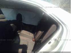 TOYOTA COROLLA 5YFBURHE4JP839626