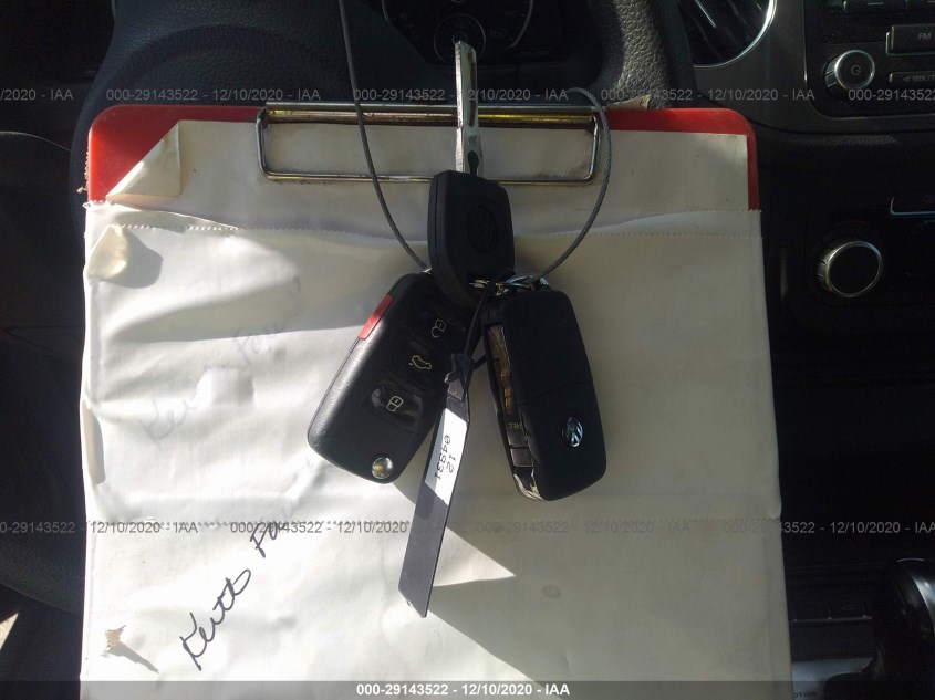 VOLKSWAGEN TIGUAN WVGBV7AX0BW521892