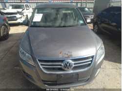 VOLKSWAGEN TIGUAN WVGBV7AX0BW521892