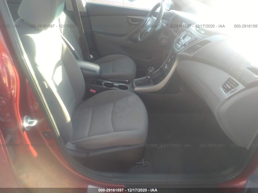 HYUNDAI ELANTRA 5NPDH4AE0GH774144