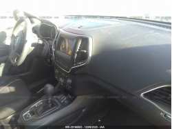 JEEP CHEROKEE 1C4PJLCB7KD482438