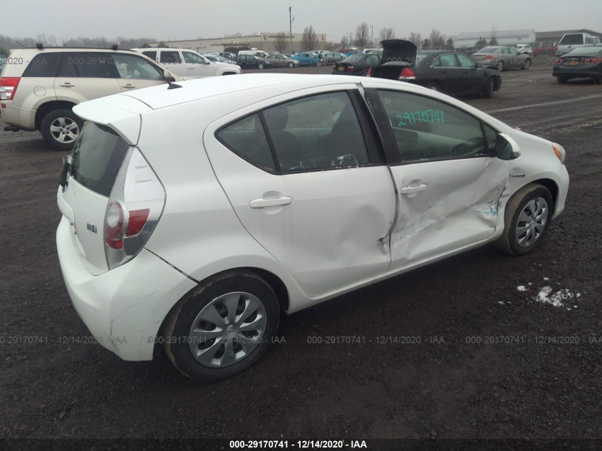 TOYOTA PRIUS C JTDKDTB3XC1512241