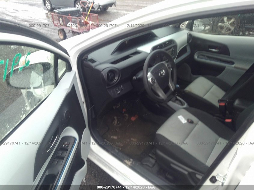 TOYOTA PRIUS C JTDKDTB3XC1512241