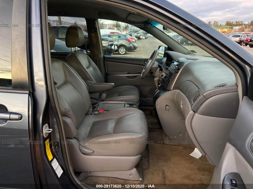 TOYOTA SIENNA 5TDJK4CC8AS032091