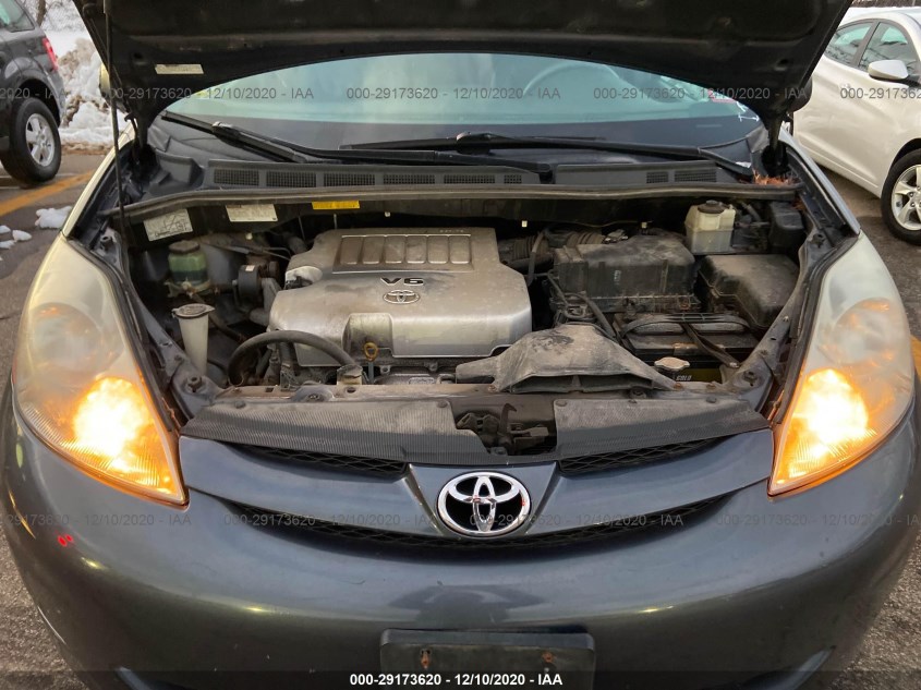 TOYOTA SIENNA 5TDJK4CC8AS032091