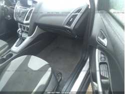 FORD FOCUS 1FAHP3F2XCL161196
