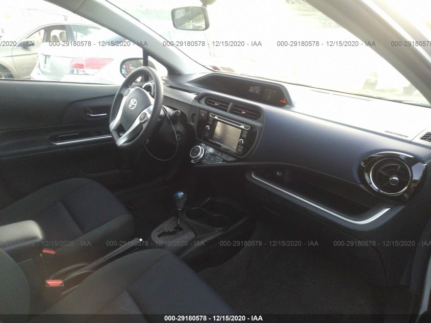 TOYOTA PRIUS C JTDKDTB32G1134017