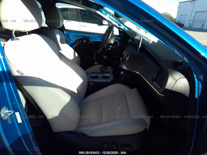 KIA STINGER KNAE55LC7J6036791