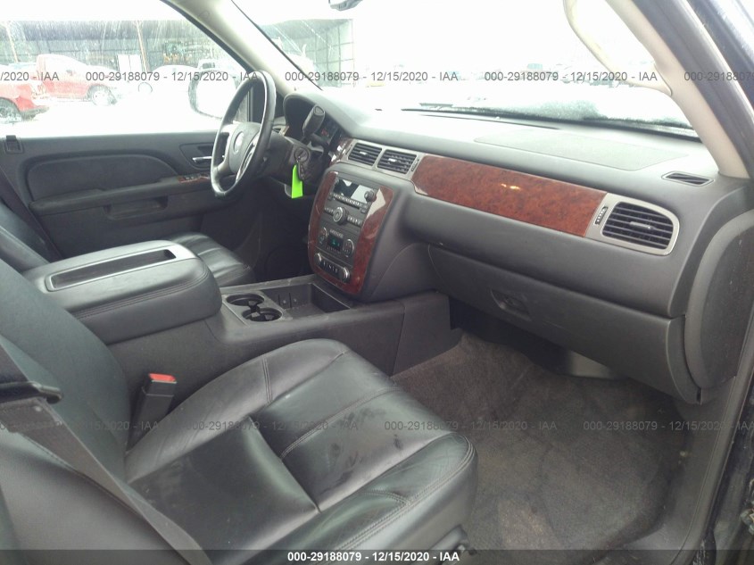 CHEVROLET SUBURBAN 1GNSKJE76ER117008
