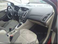 FORD FOCUS 1FAHP3K2XCL151421