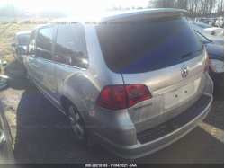 VOLKSWAGEN ROUTAN 2V4RW5DXXAR333555