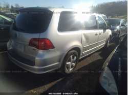 VOLKSWAGEN ROUTAN 2V4RW5DXXAR333555