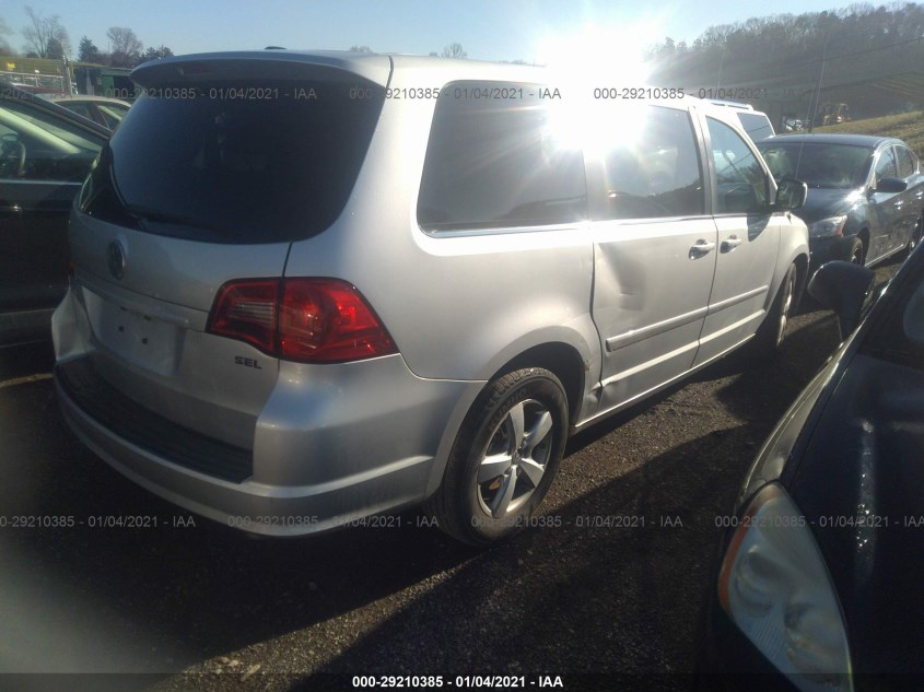VOLKSWAGEN ROUTAN 2V4RW5DXXAR333555
