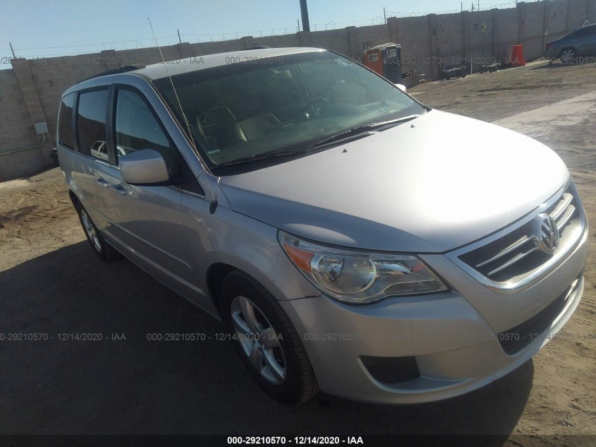 VOLKSWAGEN ROUTAN 2V4RW3DG4BR621836