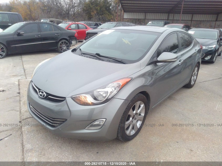 HYUNDAI ELANTRA KMHDH4AE3CU490096