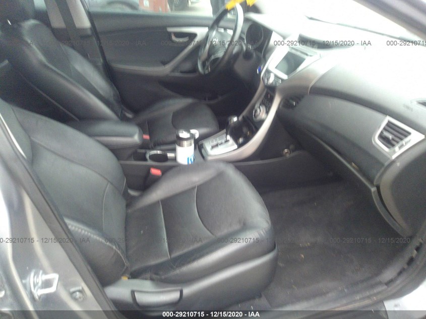 HYUNDAI ELANTRA KMHDH4AE3CU490096