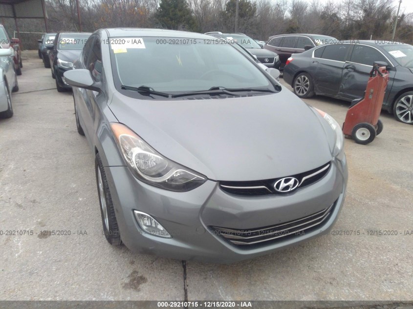 HYUNDAI ELANTRA KMHDH4AE3CU490096