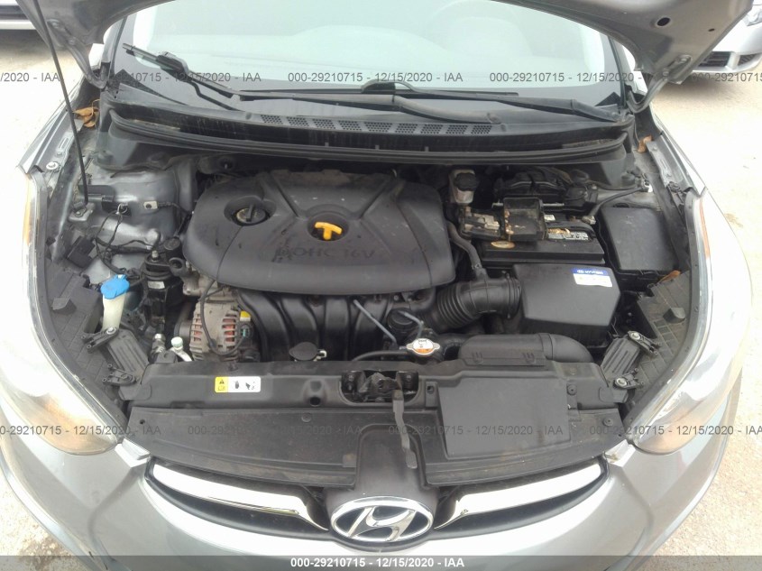HYUNDAI ELANTRA KMHDH4AE3CU490096