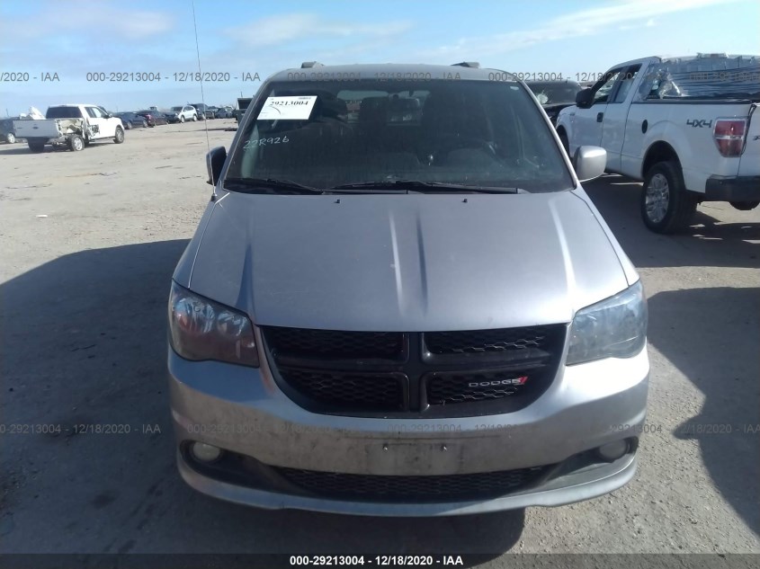 DODGE GRAND CARAVAN 2C4RDGBG2JR147913