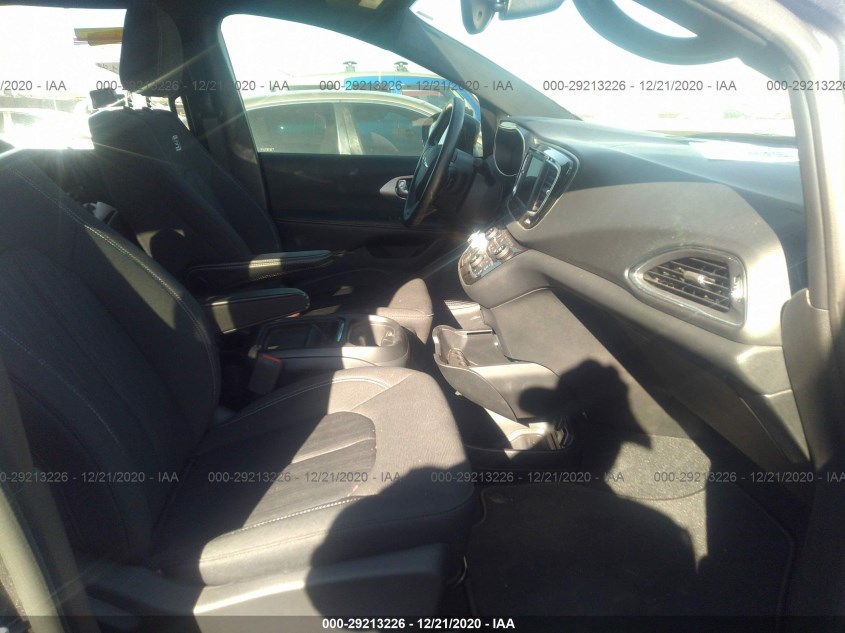 CHRYSLER PACIFICA 2C4RC1FG8KR652690