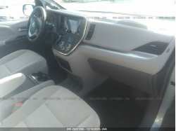 TOYOTA SIENNA 5TDJZ3DC4HS165381