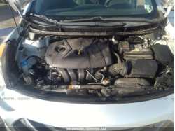HYUNDAI ELANTRA GT KMHD35LE4DU106118