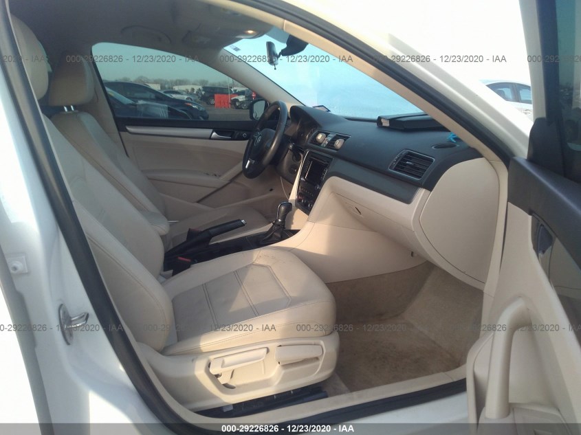VOLKSWAGEN PASSAT 1VWAS7A3XFC109179