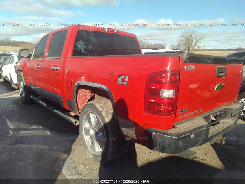 CHEVROLET SILVERADO 1500 3GCPKSE30BG203587