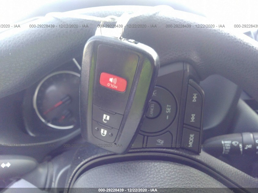 TOYOTA RAV4 2T3W1RFV5KW020211