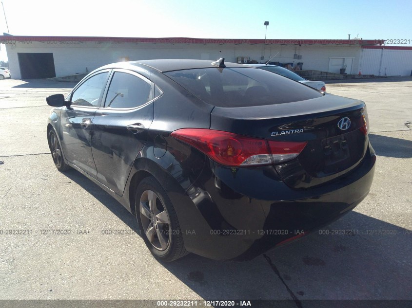 HYUNDAI ELANTRA KMHDH4AE9BU136453