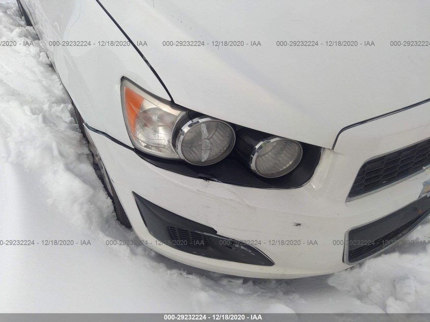 CHEVROLET SONIC 1G1JC5SG0D4214433
