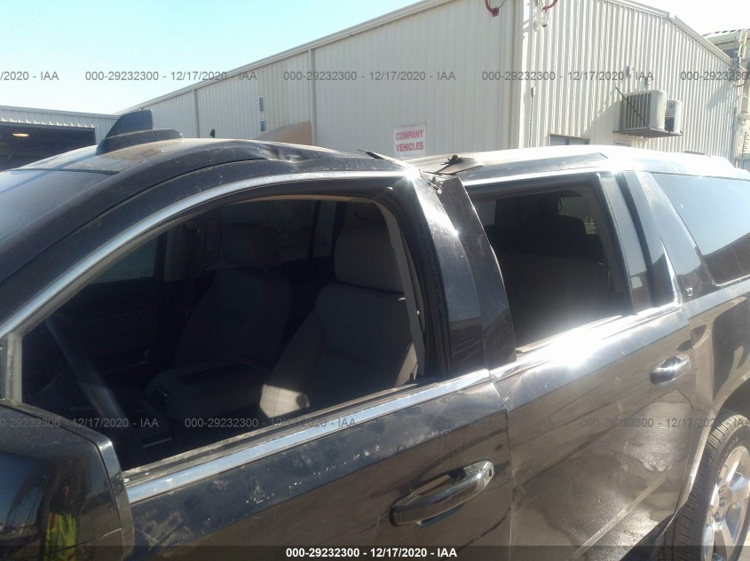 CHEVROLET SUBURBAN 1GNSCHKC0KR257400