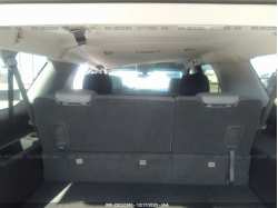 CHEVROLET SUBURBAN 1GNSCHKC0KR257400