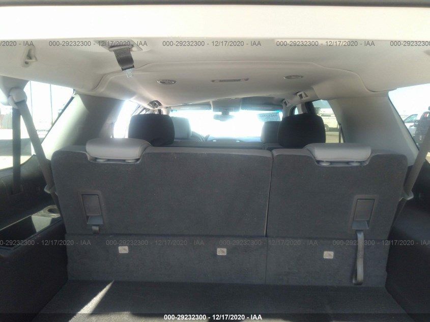 CHEVROLET SUBURBAN 1GNSCHKC0KR257400