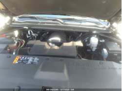 CHEVROLET SUBURBAN 1GNSCHKC0KR257400