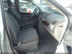 CHRYSLER TOWN & COUNTRY 2A4RR5D17AR432745