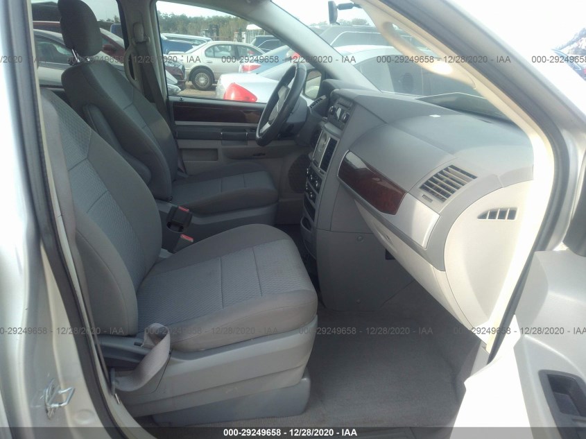 CHRYSLER TOWN & COUNTRY 2A4RR5D17AR432745